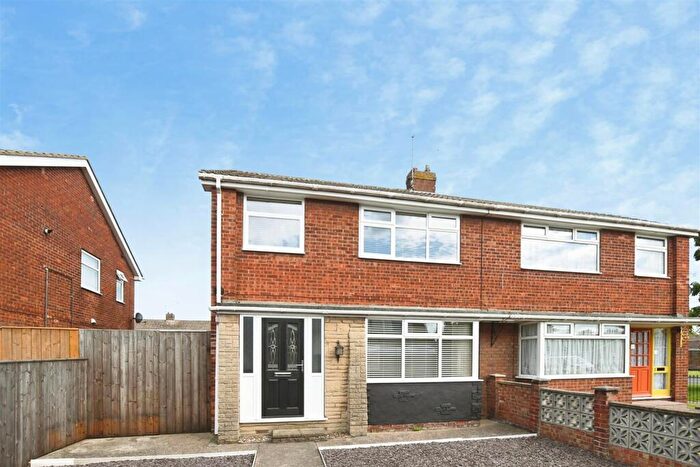 3 Bedroom Semi-Detached House For Sale In Calderdale, Hull, HU7