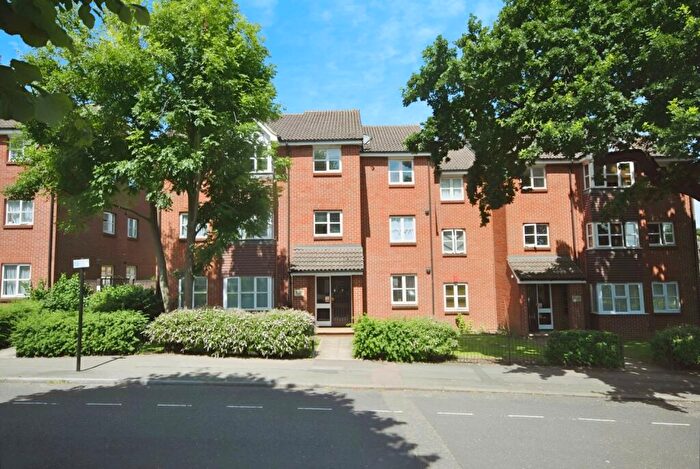 2 Bedroom Flat To Rent In Le May Avenue London, SE12