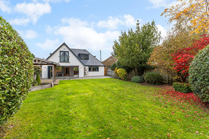 4 Bedroom Detached House For Sale In Coopers Lane, Tadley, RG26