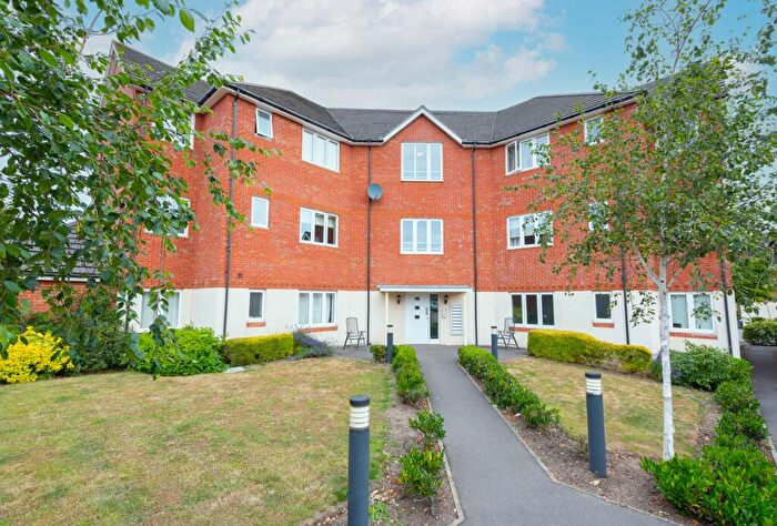 2 Bedroom Apartment To Rent In Hornchurch Square, Farnborough, GU14