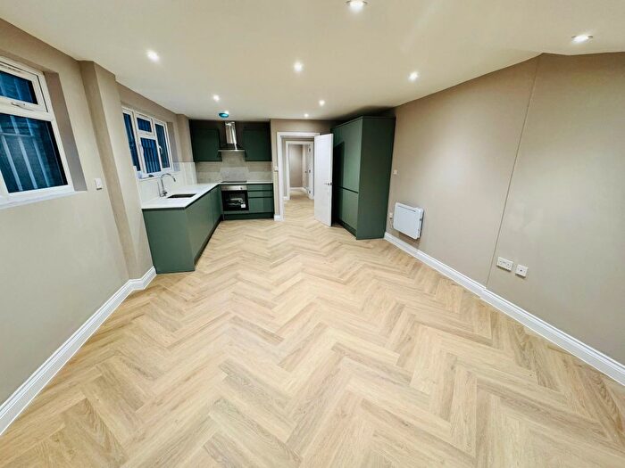 1 Bedroom Flat To Rent In Denmark Hill, London, SE5