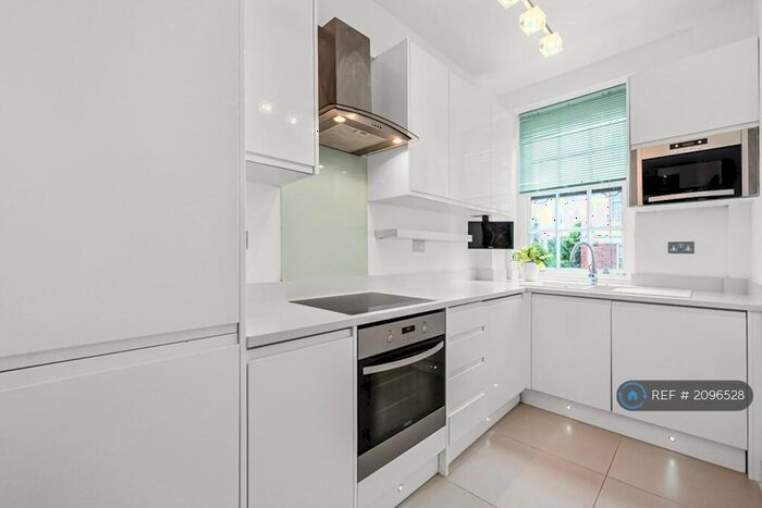 1 Bedroom Flat To Rent In Adelaide Court, London, NW8
