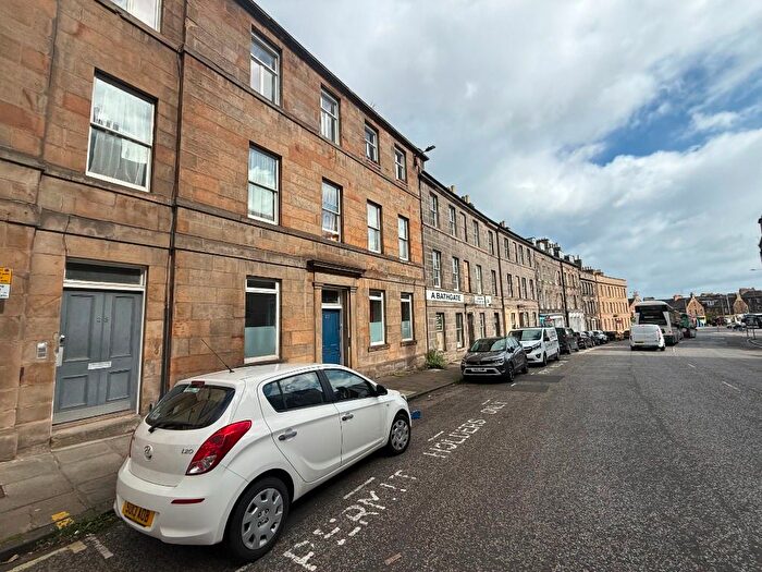 4 Bedroom Flat To Rent In Montrose Terrace, Abbeyhill, Edinburgh, EH7