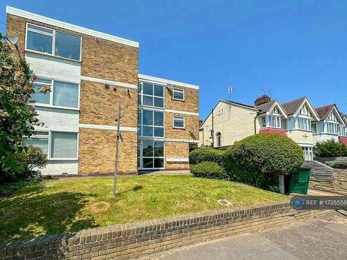 2 Bedroom Flat To Rent In North Chingford, London, E4