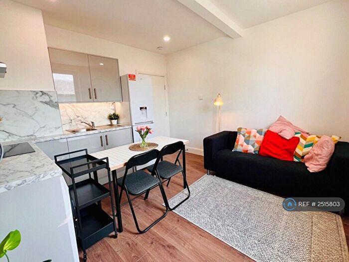 2 Bedroom Flat To Rent In Craigentinny Road, Edinburgh, EH7