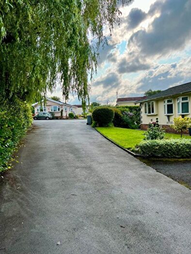 2 Bedroom Park Home For Sale In Agden Brow Park, Agden Brow, Lymm, WA13