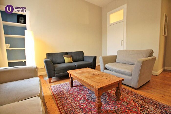 2 Bedroom Apartment To Rent In Lorne Place, Leith, Edinburgh, EH6