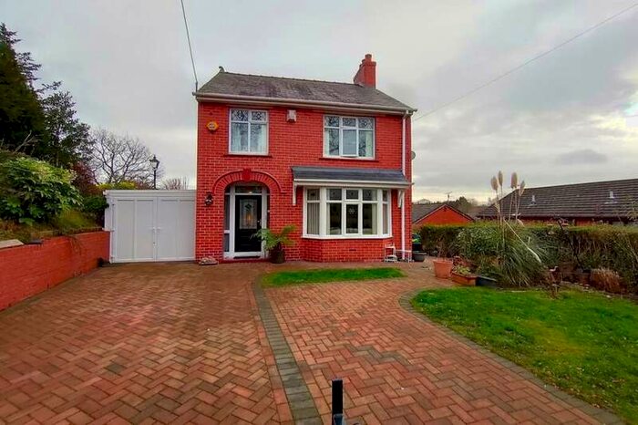 3 Bedroom Detached House For Sale In Poplar Road, Penycae, Wrexham, LL14