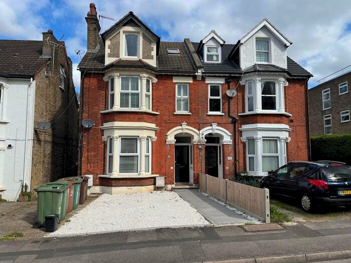 2 Bedroom Flat To Rent In Cedar Road, Sutton, SM2
