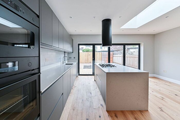 4 Bedroom Terraced House For Sale In Gorringe Park Avenue, Mitcham, CR4