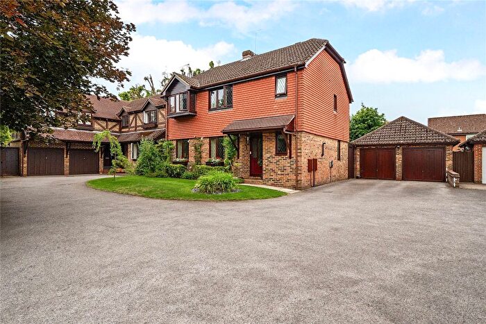 4 Bedroom Detached House For Sale In Lightwater, Surrey, GU18