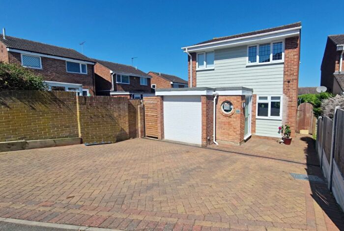 3 Bedroom Detached House For Sale In Mountbatten Road, Braintree, CM7