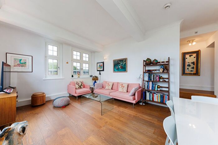 1 Bedroom Flat For Sale In New Riverhead, Rosebery Avenue, London, EC1R
