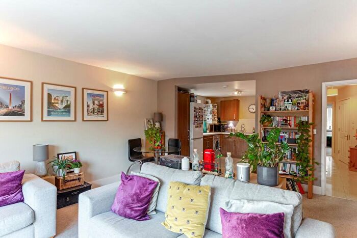 2 Bedroom Apartment To Rent In Beaufort Road, Kingston Upon Thames, KT1