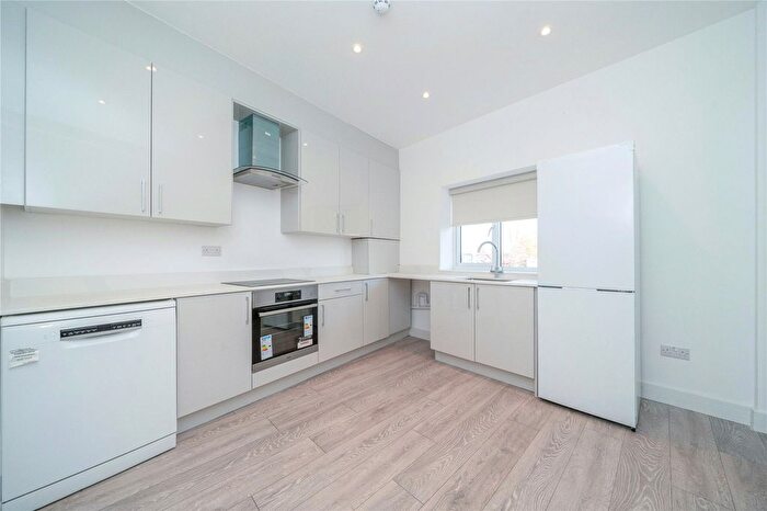 2 Bedroom Flat To Rent In High Street, Yiewsley, West Drayton, UB7