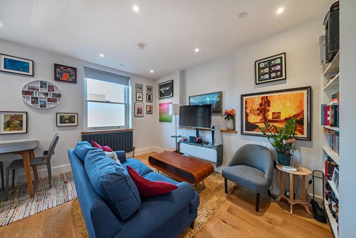 1 Bedroom Flat For Sale In Camberwell Station Road, London, SE5