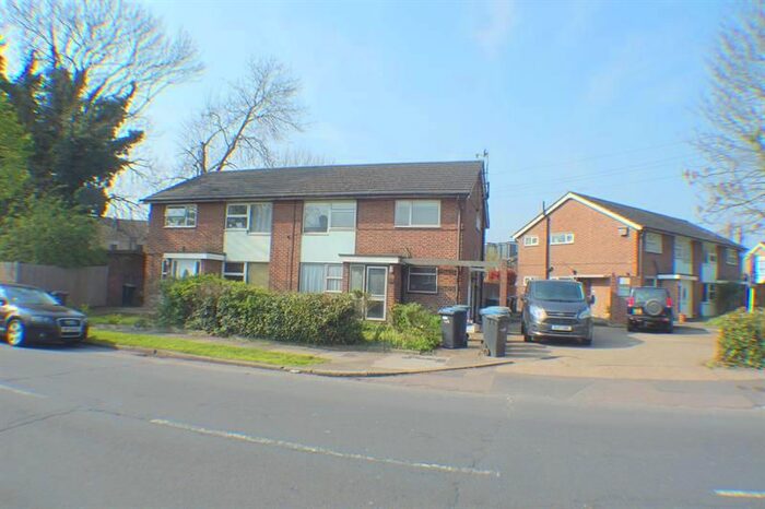 2 Bedroom Flat To Rent In Myddelton Avenue, Enfield EN1