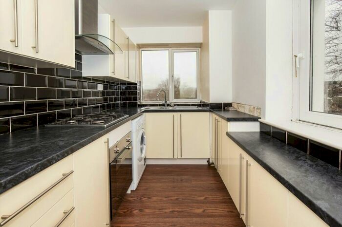 2 Bedroom Apartment To Rent In Shanklin Court, Hangleton Road, Hove, BN3