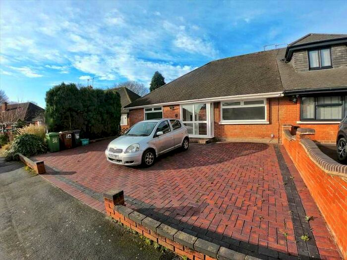 3 Bedroom Bungalow To Rent In Scott Road, Olton, B92