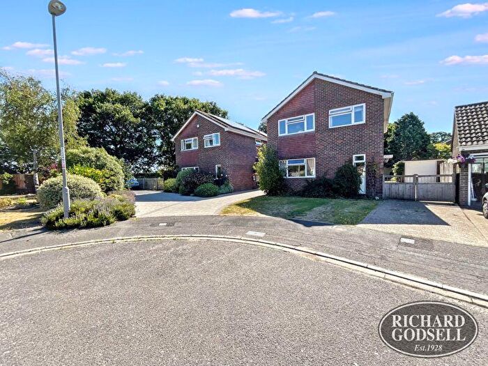 4 Bedroom Detached House For Sale In Christchurch, BH23