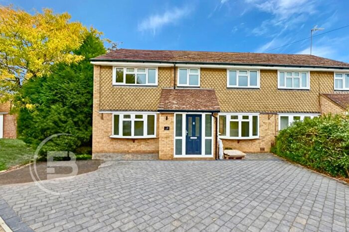 4 Bedroom Semi-detached House For Sale In Wych Elms, Park Street, St Albans, Hertfordshire, AL2