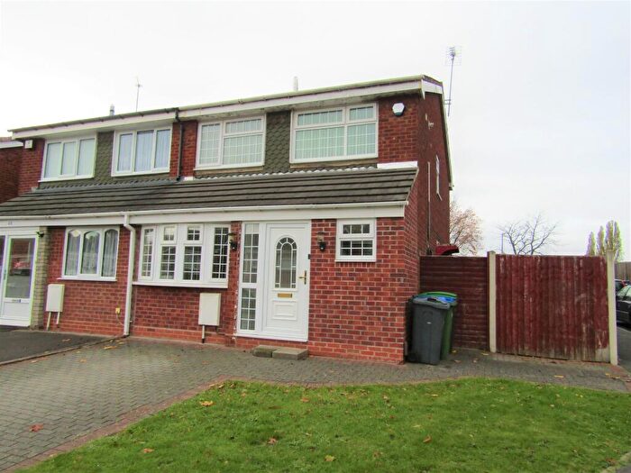 3 Bedroom Semi Detached House To Rent In Brookside, Great Barr, B43
