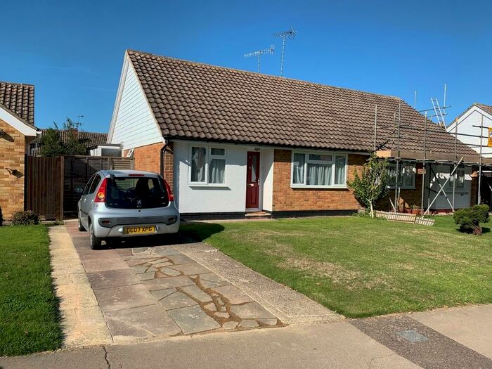 2 Bedroom Semi-Detached Bungalow To Rent In Highdown Drive, Littlehampton, BN17