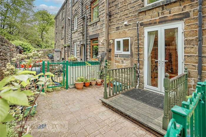 2 Bedroom Terraced House For Sale In Manchester Road, Greenfield, Saddleworth, OL3