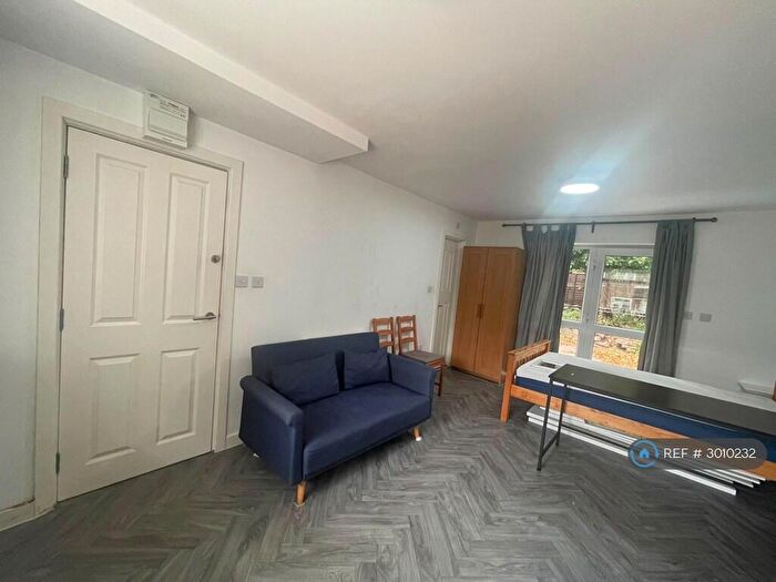 Studio To Rent In Roman Way, Birmingham, B15