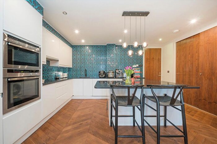 3 Bedroom Flat For Sale In Aylestone Avenue, Brondesbury Park, NW6