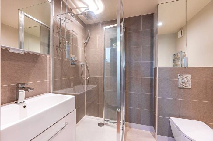 Studio For Sale In Mapesbury Road, Mapesbury Estate, London, NW2