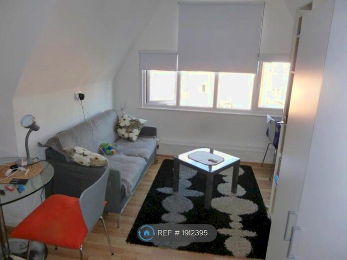 1 Bedroom Flat To Rent In Green Lanes, London, N13