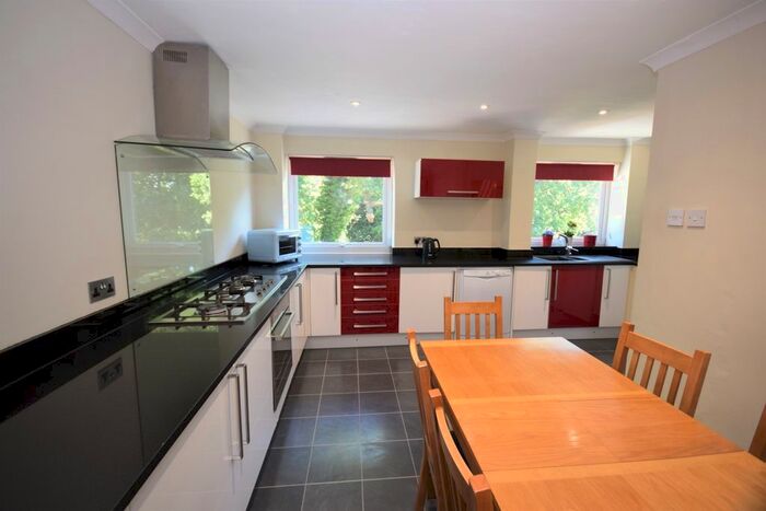 4 Bedroom Town House To Rent In Broadheath Drive, Chislehurst, BR7