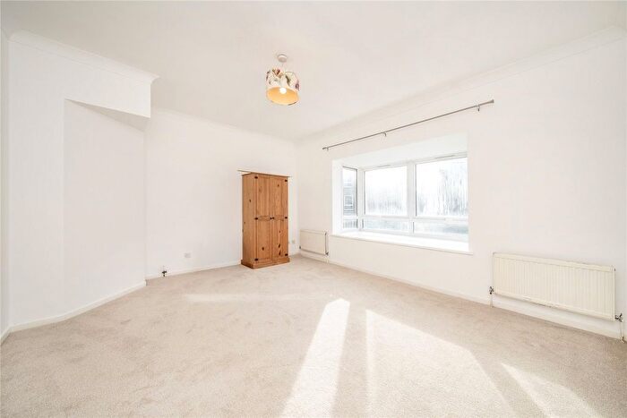 4 Bedroom Semi Detached House To Rent In Barnfield Place, London, E14