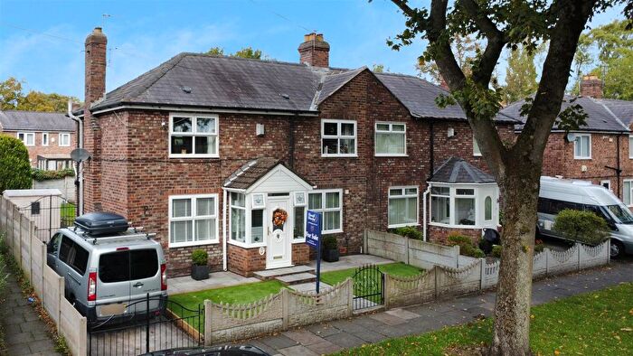 3 Bedroom Semi-Detached House For Sale In Rivington Avenue, St Helens, WA10