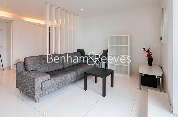 Studio To Rent In Pan Peninsula Square, Canary Wharf, E14