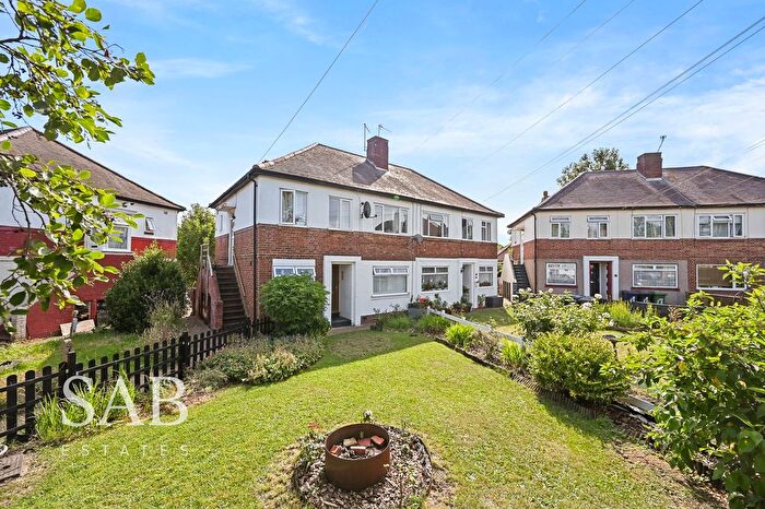 2 Bedroom Flat For Sale In Beechwood Avenue, Greenford, UB6