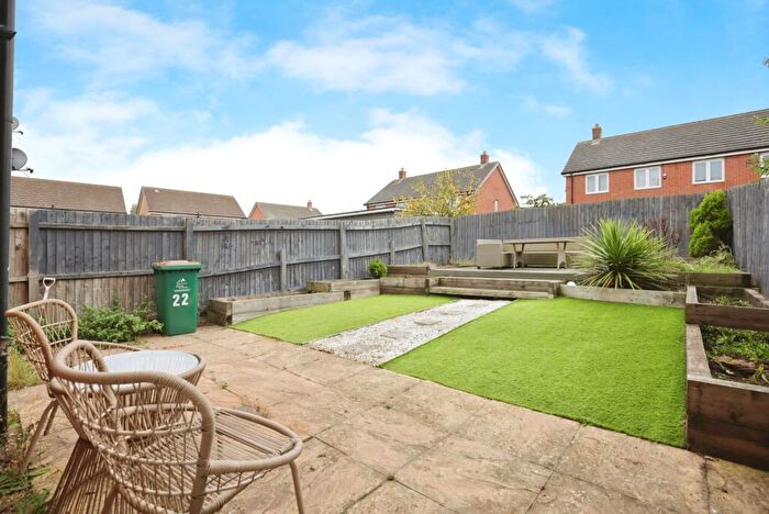 3 Bedroom Semi-Detached House For Sale In Lanchbury Avenue, Coventry, West Midlands, CV6