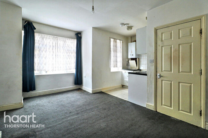 2 Bedroom Flat For Sale In Melfort Road, Thornton Heath, CR7