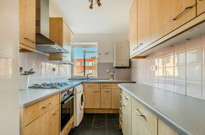 2 Bedroom Flat To Rent In Pond Place, Chelsea, London, SW3