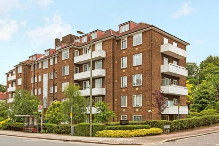 4 Bedroom Flat To Rent In Finchley Road, London, NW3