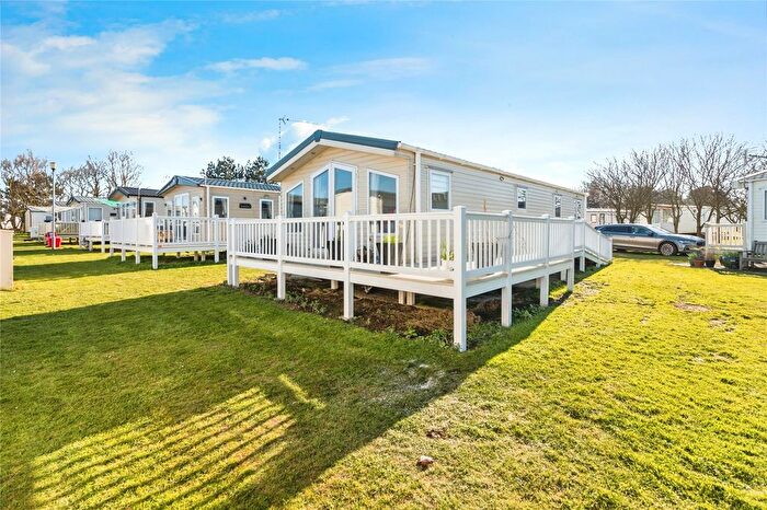 3 Bedroom Mobile/park Home For Sale In Coast Road, Corton, Lowestoft, Suffolk, NR32