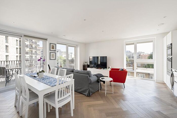 3 Bedroom Flat For Sale In Elliston Apartments, Glade Path, SE1
