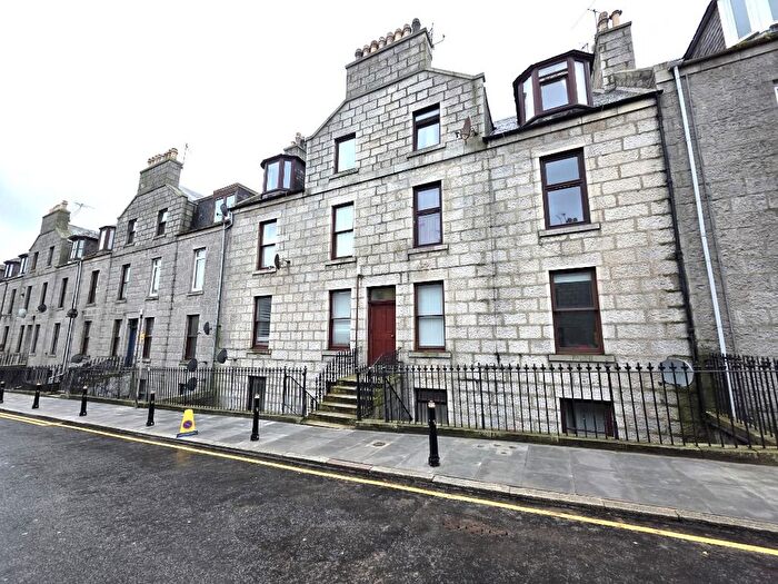 2 Bedroom Flat To Rent In Crown Street, City Centre, Aberdeen, AB11