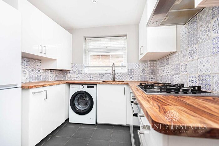 2 Bedroom Apartment For Sale In Wellington Road, Bournemouth, Dorset, BH8