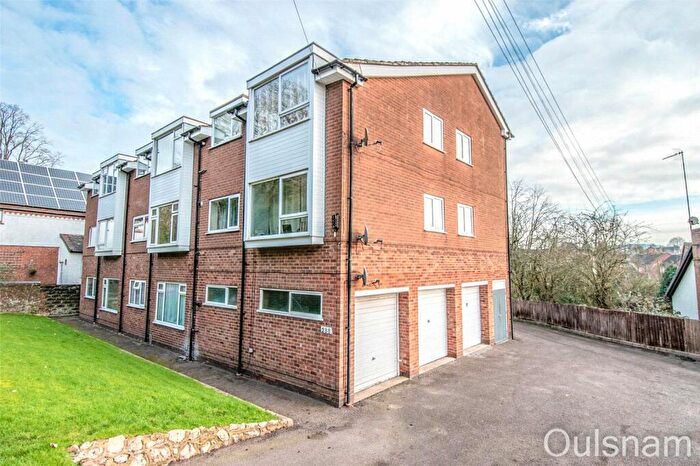 2 Bedroom Apartment For Sale In Stourbridge Road, Catshill, Bromsgrove, Worcestershire, B61