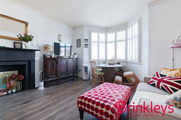 1 Bedroom Flat To Rent In Vineyard Hill Road, London, SW19