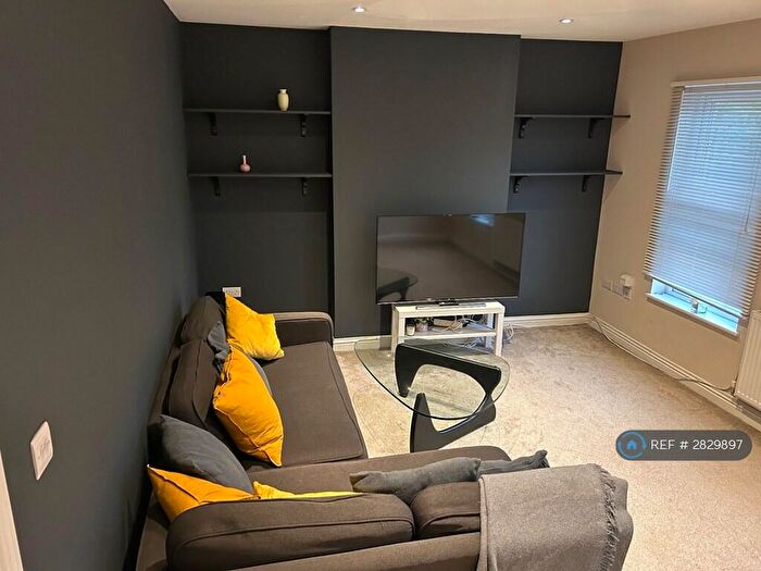 1 Bedroom Flat To Rent In Selsdon Road, South Croydon, CR2