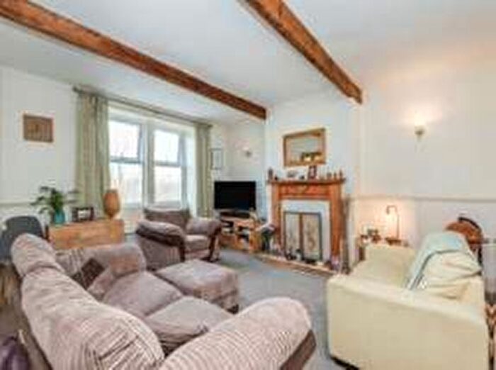 2 Bedroom Cottage To Rent In Wood End Road, Armitage Bridge, HD4