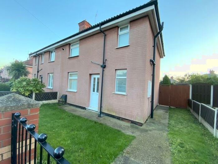 2 Bedroom House To Rent In Daylands Avenue, Conisbrough, Doncaster, DN12
